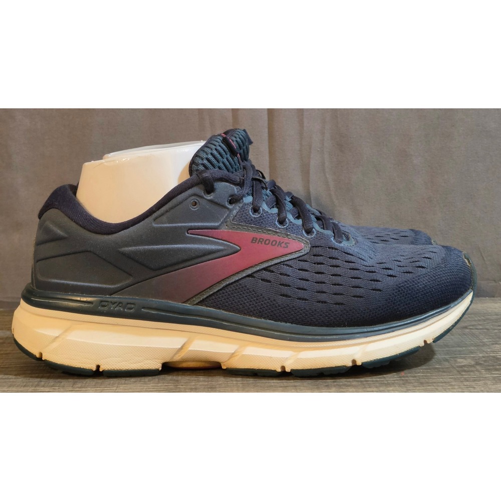 Brooks Dyad 11 Road Running Shoes Women's Size 8 Navy Pink